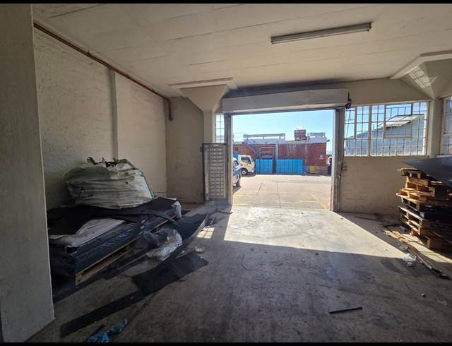 464M² WAREHOUSE TO LET IN PROSPECTON INDUSTRIAL